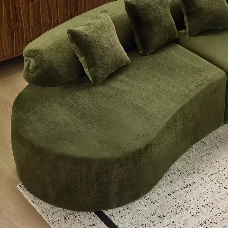 Canapé en flanelle courbé, moderne et simple. Multicolore créatif pour le salon, avec une combinaison de coussins.