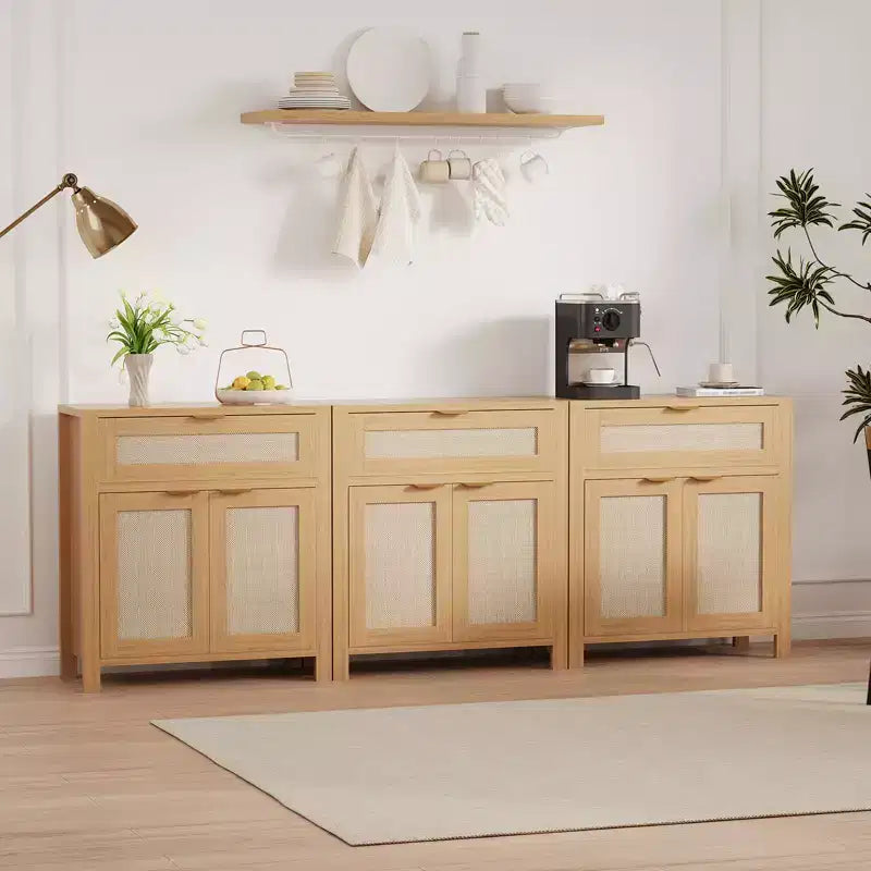 Buffet vaisselier avec rangement, buffet de rangement en bois avec étagères réglables, tiroirs et portes en rotin