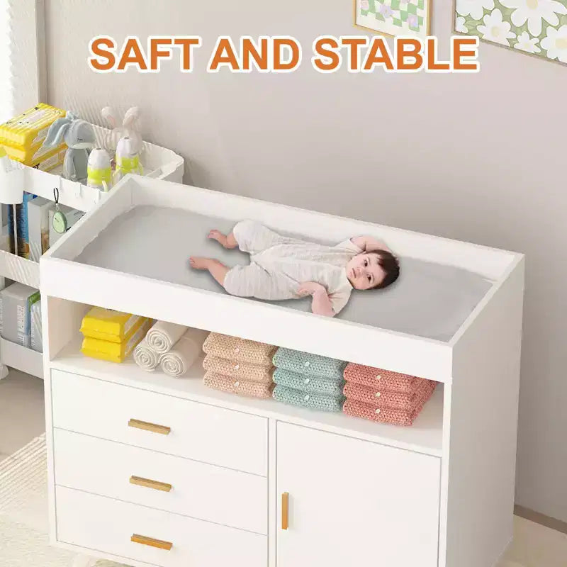Commode à langer pour bébés, commode à langer 3 tiroirs avec matelas à langer amovible, commode avec plateau à langer, commode pour chambre de bébé