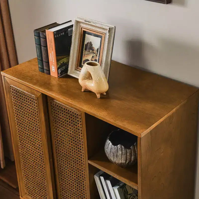 Bahut Buffet Rotin Moderne du Milieu du Siècle avec Étagère Réglable Pieds en Bois Massif Portes en Rotin Noyer