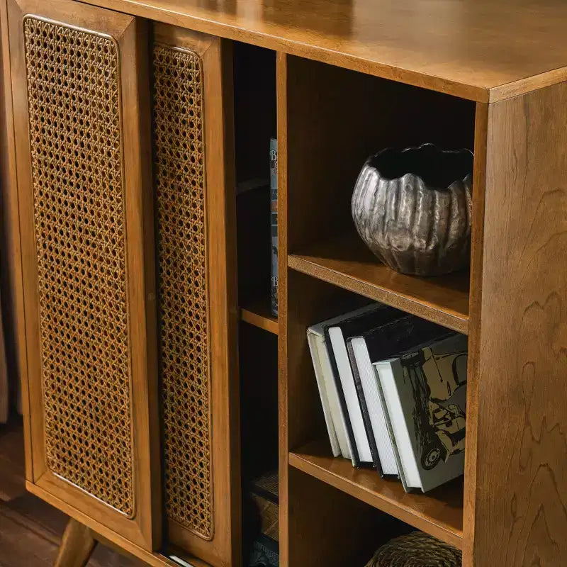 Bahut Buffet Rotin Moderne du Milieu du Siècle avec Étagère Réglable Pieds en Bois Massif Portes en Rotin Noyer
