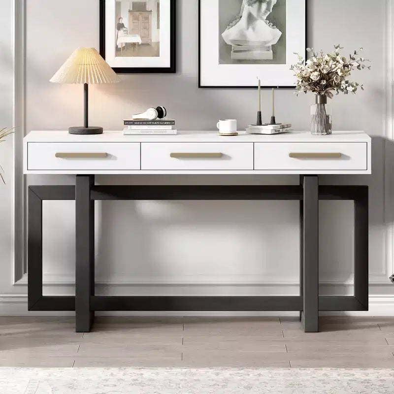 Console élégante avec trois tiroirs